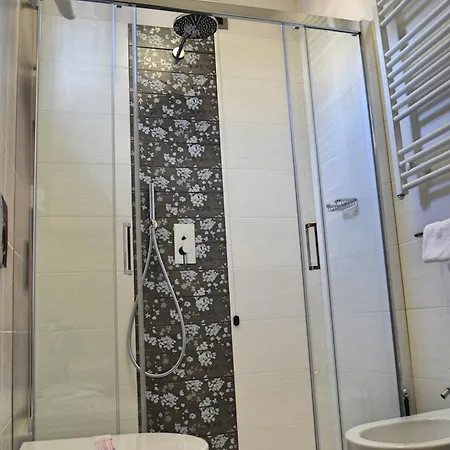 Hotel Tiffany Marina di Massa Habitación foto