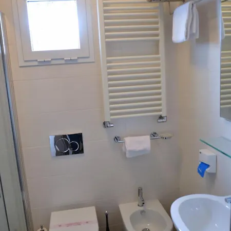 Hotel Tiffany Marina di Massa Habitación foto